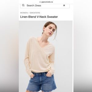 GAP women’s Linen Blend V-neck sweater; size M